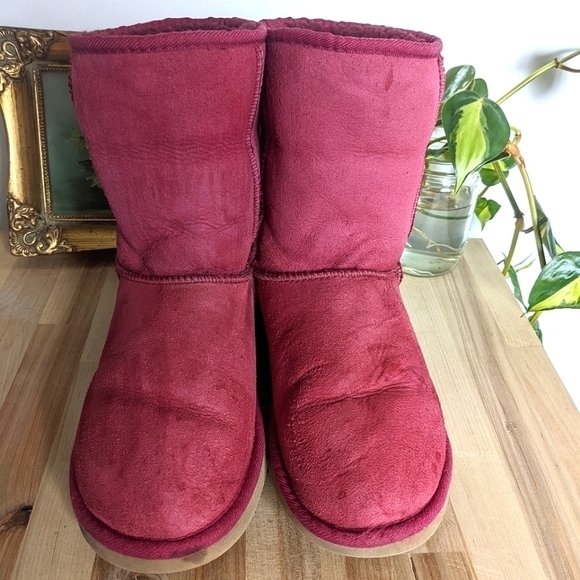 VINTAGE Short UGGs Cranberry Y2K 8 - Picture 1 of 10